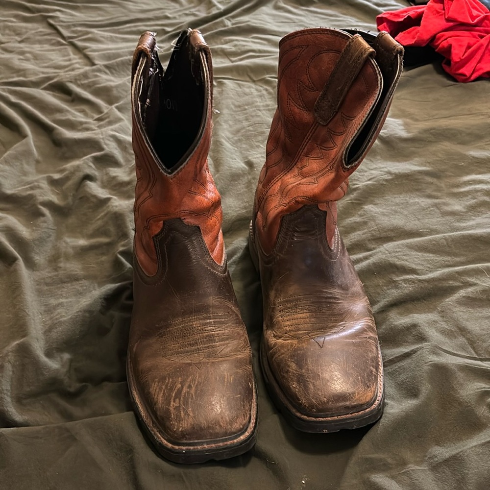 Ariat pull on boots